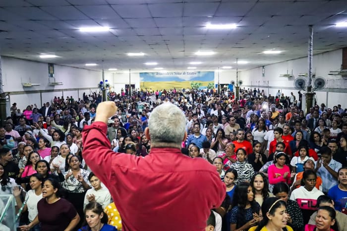 ¡Noche Histórica en Guatire! Más de 1200 Almas Vibran bajo "El Poder de su Gracia" en la Gran Vigilia Regional de Damas